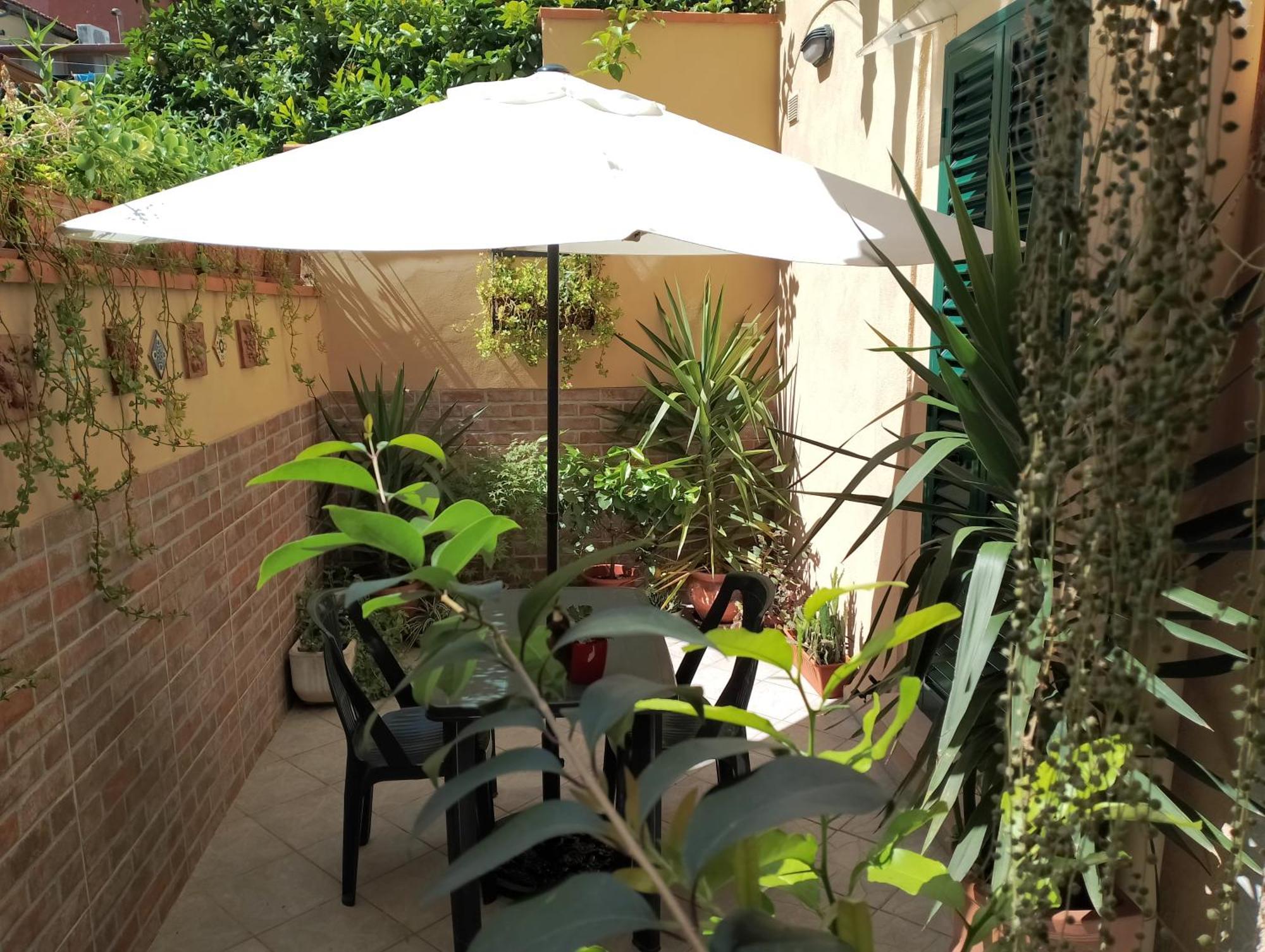 Il Piccolo Eden - Private Garden Leilighet Livorno Eksteriør bilde